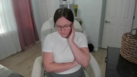 Snapshot of vika7333 chatting on 03.01.25 Ukrainian-woman online show from 03.01.25