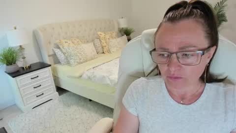Ukrainian-woman online show from 06.03.26