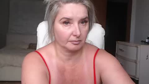 Snapshot of vikaohair chatting on 06.23.26 Vikaohair online show from 06.23.26