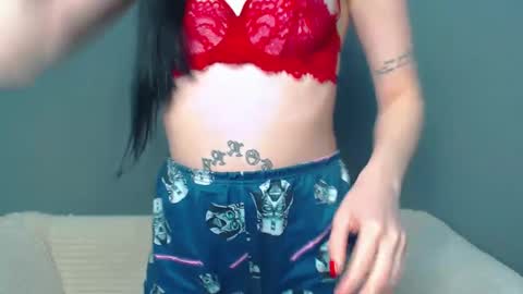 Snapshot of viki_kelt chatting on 12.15.24 Viki Kelt online show from 12.15.24