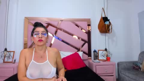 vikiTomson online show from 01.25.25