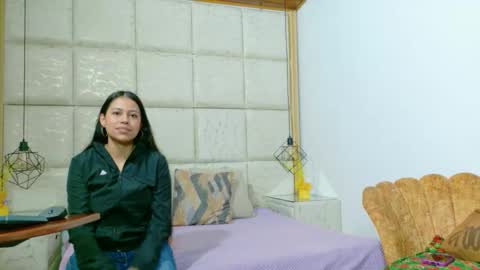 vikiTomson online show from 11.17.25