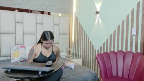 vikiTomson online show from 04.28.26
