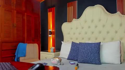 vikiTomson online show from 05.27.26