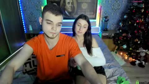 Snapshot of vikki_and_george chatting on 01.07.25 vikki and george online show from 01.07.25