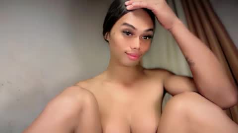 Snapshot of vikkylustfull chatting on 06.25.26 vikkylustfull online show from 06.25.26