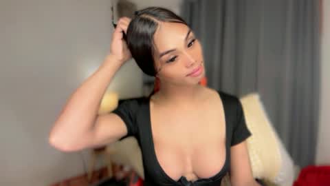 Snapshot of vikkylustfull chatting on 07.14.26 vikkylustfull online show from 07.14.26