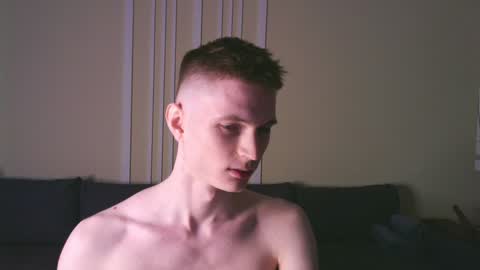 Max online show from 02.08.25