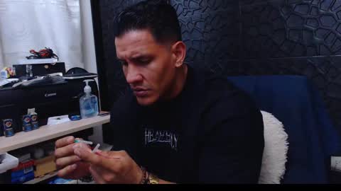 Snapshot of viktorherrera chatting on 01.26.25 Viktor Herrera online show from 01.26.25
