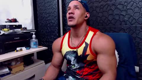 Snapshot of viktorherrera chatting on 02.12.25 Viktor Herrera online show from 02.12.25