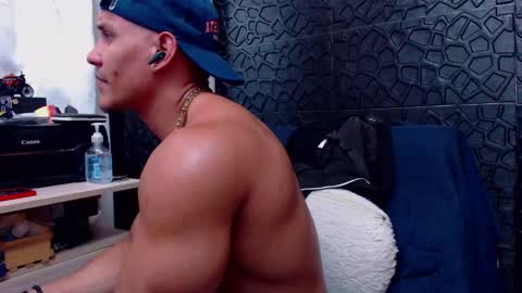Snapshot of viktorherrera chatting on 03.09.25 Viktor Herrera online show from 03.09.25