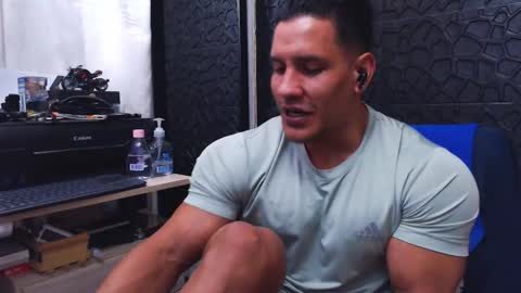 Snapshot of viktorherrera chatting on 09.12.25 Viktor Herrera online show from 09.12.25