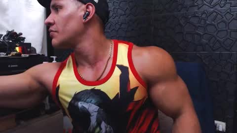 Snapshot of viktorherrera chatting on 09.27.25 Viktor Herrera online show from 09.27.25