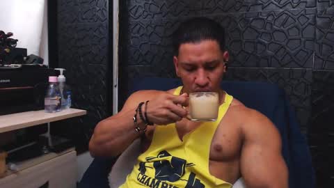 Snapshot of viktorherrera chatting on 10.02.25 Viktor Herrera online show from 10.02.25