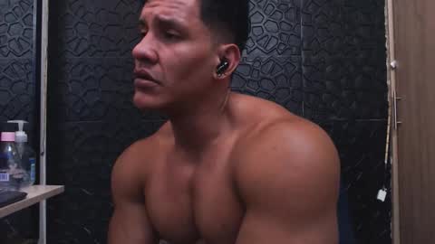 Snapshot of viktorherrera chatting on 10.09.25 Viktor Herrera online show from 10.09.25