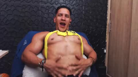 Viktor Herrera online show from 10.28.25