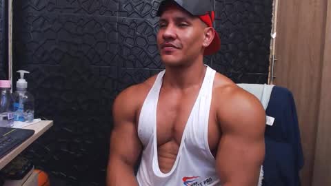 Viktor Herrera online show from 10.31.25