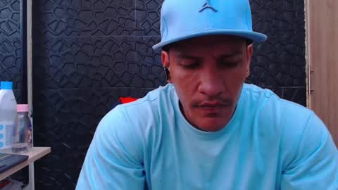 Viktor Herrera online show from 01.12.26