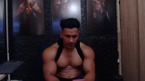 Viktor Herrera online show from 06.10.26