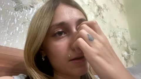 Snapshot of viktoria9898 chatting on 07.29.26 Sweett online show from 07.29.26