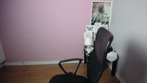 Snapshot of viktoria_lovely chatting on 12.23.24 viktoria_lovely online show from 12.23.24