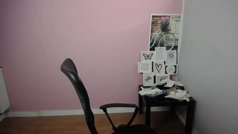 Snapshot of viktoria_lovely chatting on 01.27.25 viktoria_lovely online show from 01.27.25