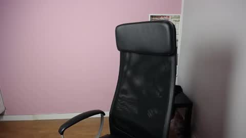 Snapshot of viktoria_lovely chatting on 09.20.25 viktoria_lovely online show from 09.20.25