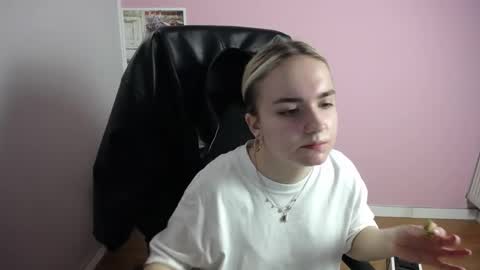 viktoria_lovely online show from 04.24.26