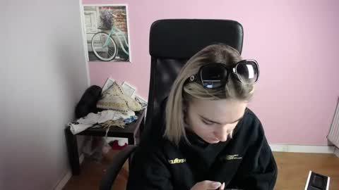 viktoria_lovely online show from 05.22.26
