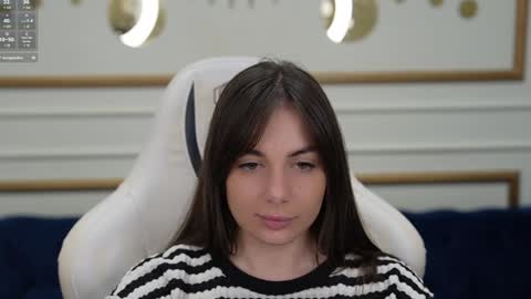 Snapshot of viktoria_storm chatting on 01.25.25 Alisa online show from 01.25.25