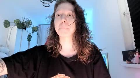 Vikky online show from 11.26.25