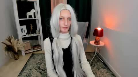 Snapshot of viktoriaclark chatting on 11.27.25 Viktoria online show from 11.27.25