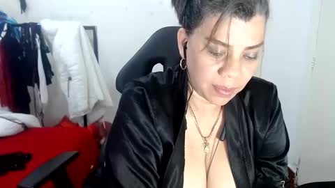 VIKY ADAMS online show from 02.25.25