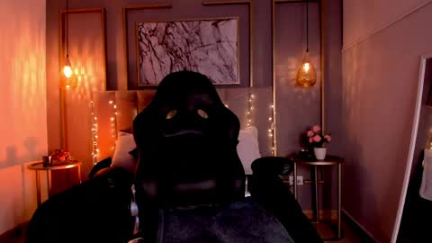 Victoria online show from 04.28.26
