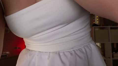 Snapshot of villuuvargas chatting on 03.06.25 Eva online show from 03.06.25