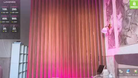 Snapshot of villuuvargas chatting on 11.15.25 Eva online show from 11.15.25