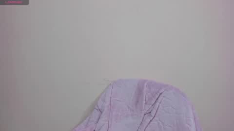 Snapshot of vinaly_y chatting on 12.17.25 Vinaly online show from 12.17.25