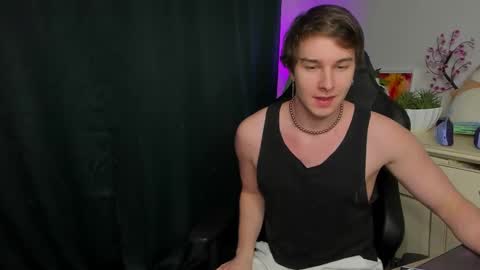 Vincent Strong online show from 10.31.25