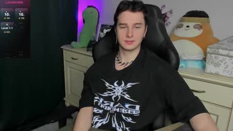 Snapshot of vincent__strong chatting on 01.16.26 Vincent Strong online show from 01.16.26