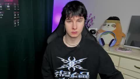 Snapshot of vincent__strong chatting on 02.25.26 Vincent Strong online show from 02.25.26