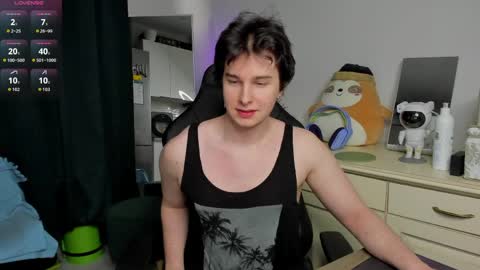 Snapshot of vincent__strong chatting on 04.05.26 Vincent Strong online show from 04.05.26