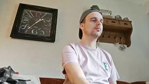 Snapshot of vincentbb1 chatting on 12.22.25 Vincent online show from 12.22.25