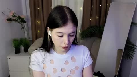 Vinessa online show from 04.23.26