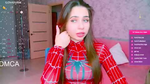 Snapshot of vinkiepinkie chatting on 11.28.25 Vinkiepinkie online show from 11.28.25