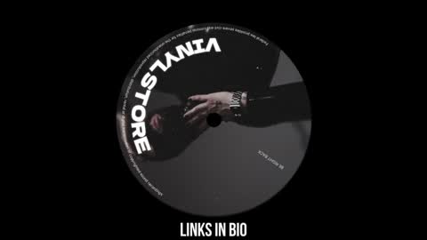 Snapshot of vinylstore chatting on 01.07.25 Diva Silvia online show from 01.07.25