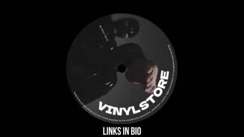 Snapshot of vinylstore chatting on 01.11.25 Diva Silvia online show from 01.11.25