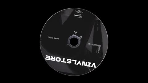 Snapshot of vinylstore chatting on 02.08.25 Diva Silvia online show from 02.08.25