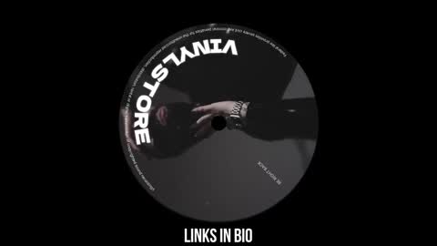 Snapshot of vinylstore chatting on 03.01.25 Diva Silvia online show from 03.01.25