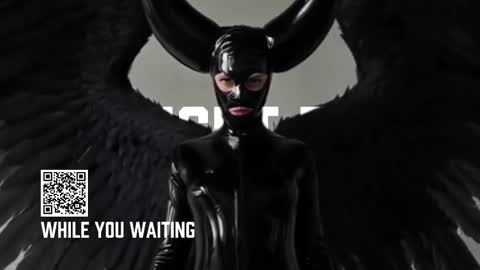 Snapshot of vinylstore chatting on 09.22.25 Diva Silvia online show from 09.22.25