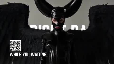 Snapshot of vinylstore chatting on 09.23.25 Diva Silvia online show from 09.23.25